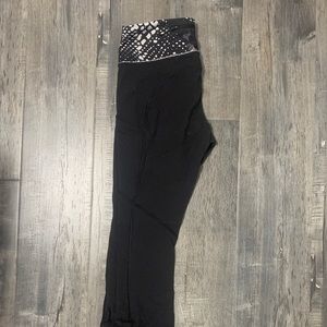 LULULEMON LEGGINGS 25” INSEAM